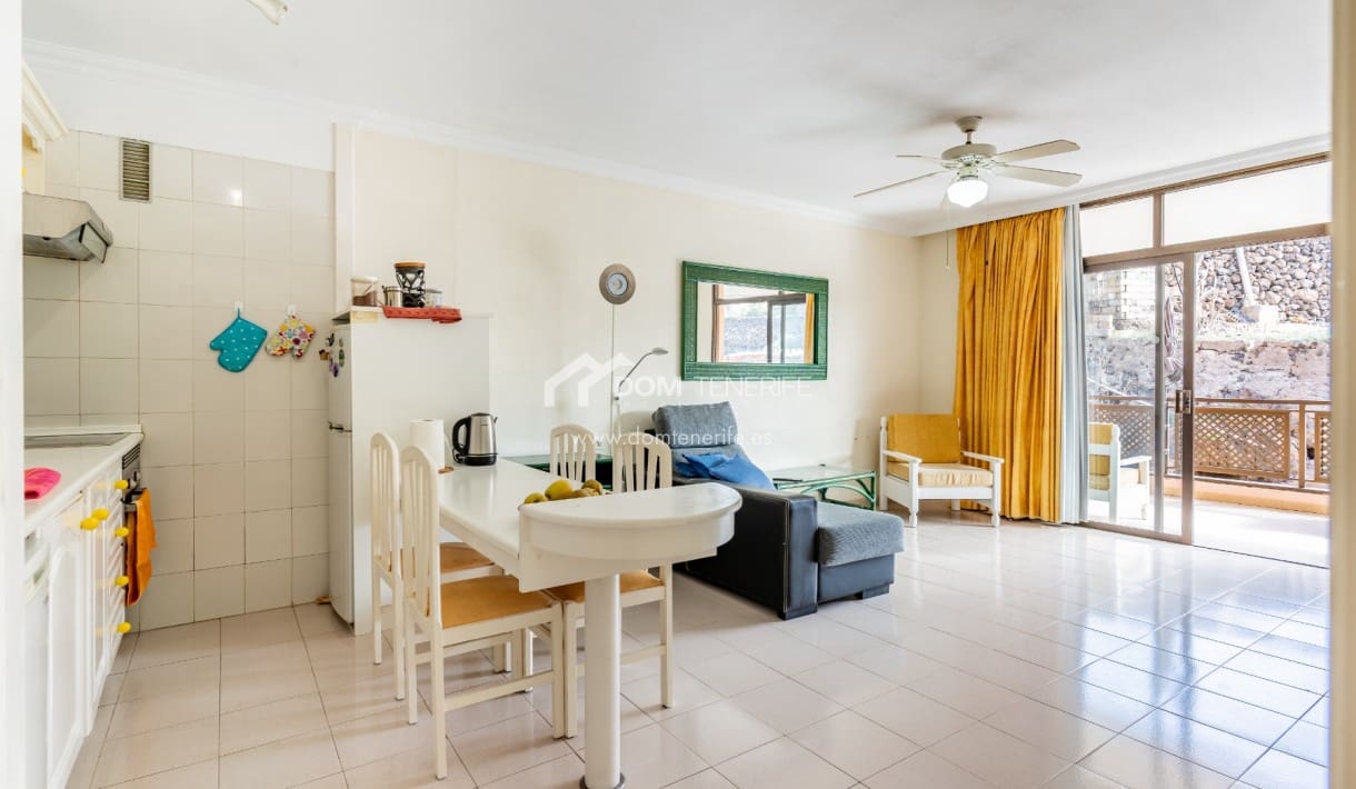 1 sovrum Lägenhet till salu i Puerto Santiago med pool - 235 000 € (Ref: 9547476)