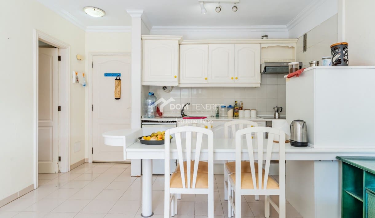 1 sovrum Lägenhet till salu i Puerto Santiago med pool - 235 000 € (Ref: 9547476)