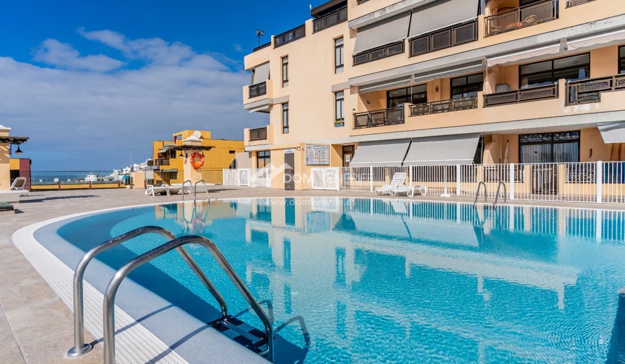 1 sovrum Lägenhet till salu i Puerto Santiago med pool - 235 000 € (Ref: 9547476)