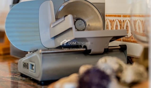 1 makuuhuone Huoneisto vuokrattavana paikassa Los Gigantes, Santiago del Teide mukana uima-altaan - 1 800 € (Ref: 9610155)