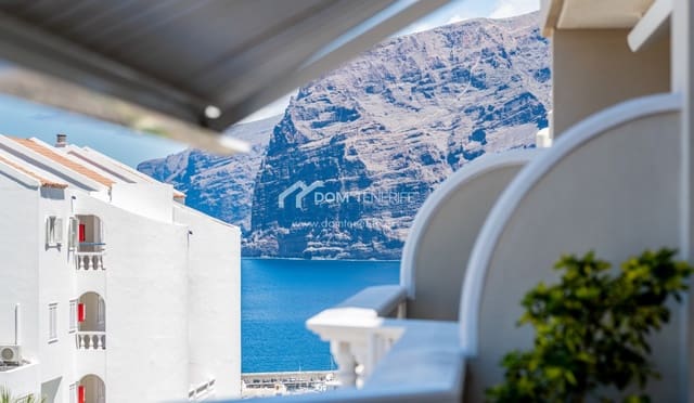 1 makuuhuone Huoneisto vuokrattavana paikassa Los Gigantes, Santiago del Teide mukana uima-altaan - 1 800 € (Ref: 9610155)