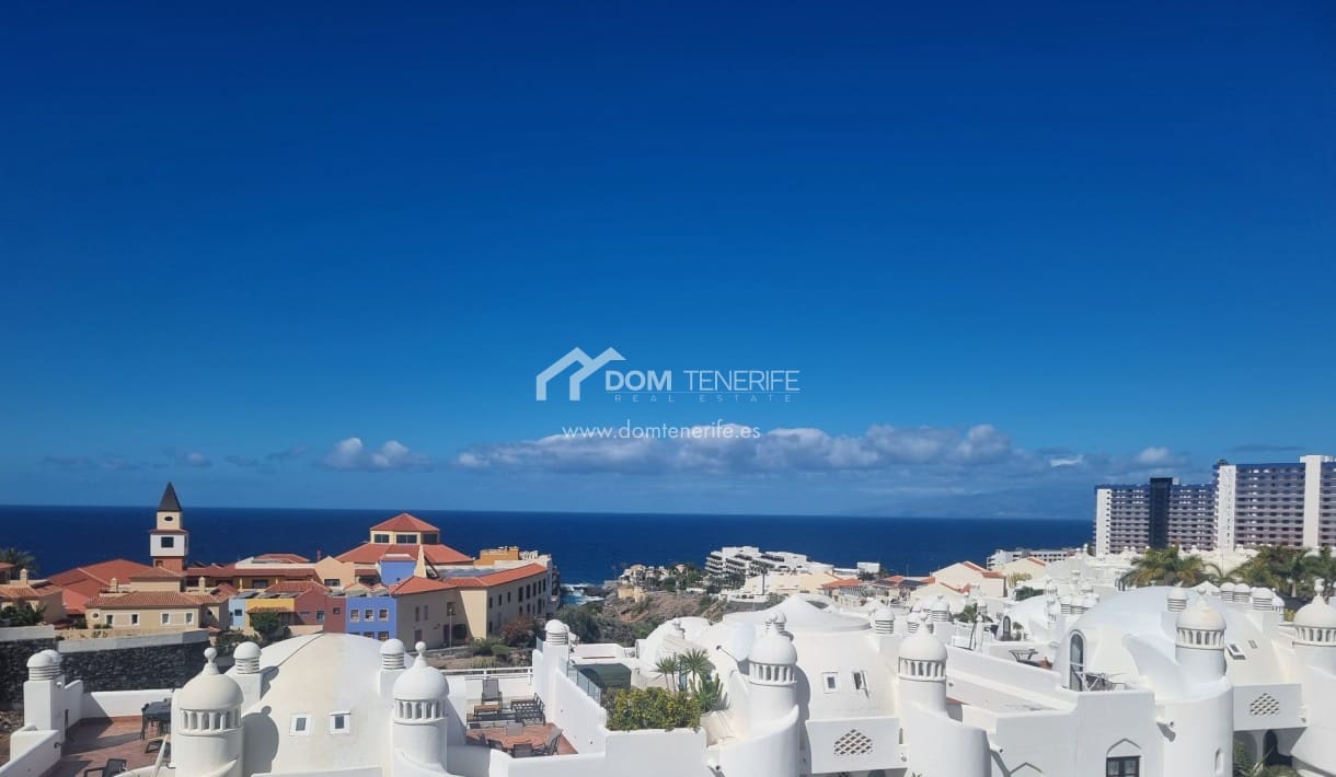 2 sovrum Hus till salu i Playa Paraiso med pool - 475 000 € (Ref: 9624319)