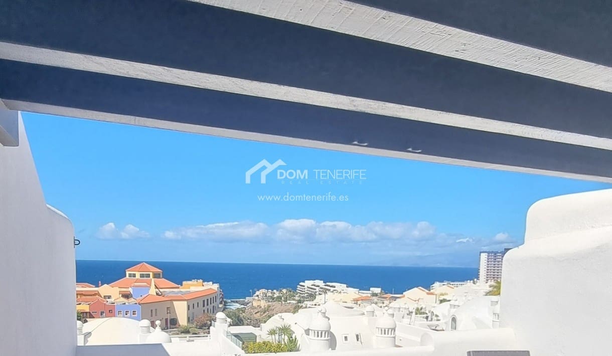 2 sovrum Hus till salu i Playa Paraiso med pool - 475 000 € (Ref: 9624319)