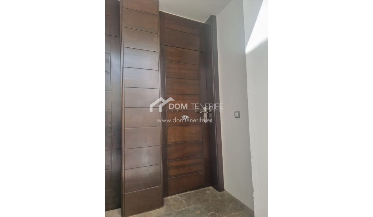 2 sovrum Hus till salu i Playa Paraiso med pool - 475 000 € (Ref: 9624319)