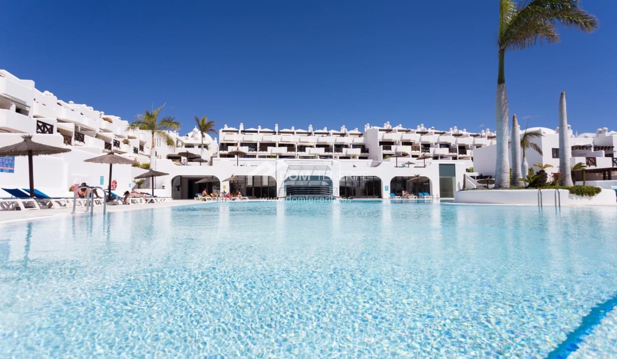 2 sovrum Hus till salu i Playa Paraiso med pool - 475 000 € (Ref: 9624319)