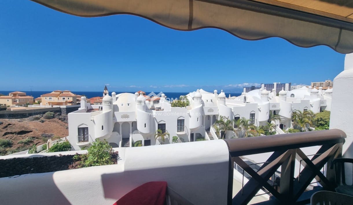 2 sovrum Hus till salu i Playa Paraiso med pool - 475 000 € (Ref: 9624319)