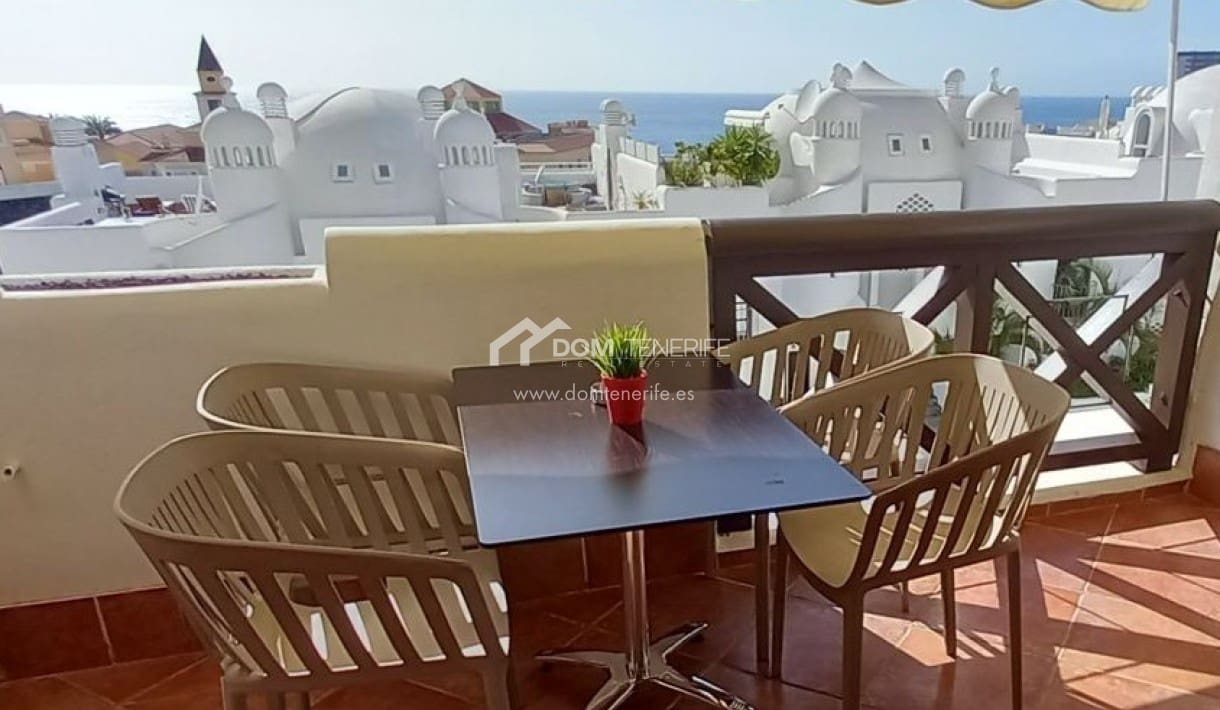 2 sovrum Hus till salu i Playa Paraiso med pool - 475 000 € (Ref: 9624319)