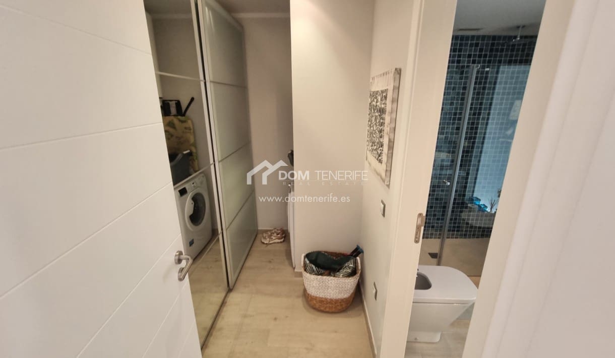 3 makuuhuone Omakotitalo myytävänä paikassa Playa Paraiso mukana uima-altaan - 590 000 € (Ref: 9626965)