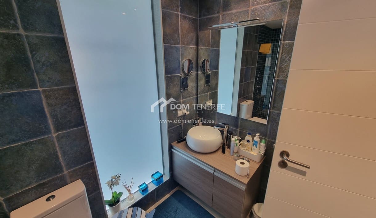 3 makuuhuone Omakotitalo myytävänä paikassa Playa Paraiso mukana uima-altaan - 590 000 € (Ref: 9626965)