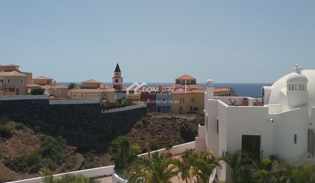 3 makuuhuone Omakotitalo myytävänä paikassa Playa Paraiso, Adeje mukana uima-altaan - 590 000 € (Ref: 9626965)