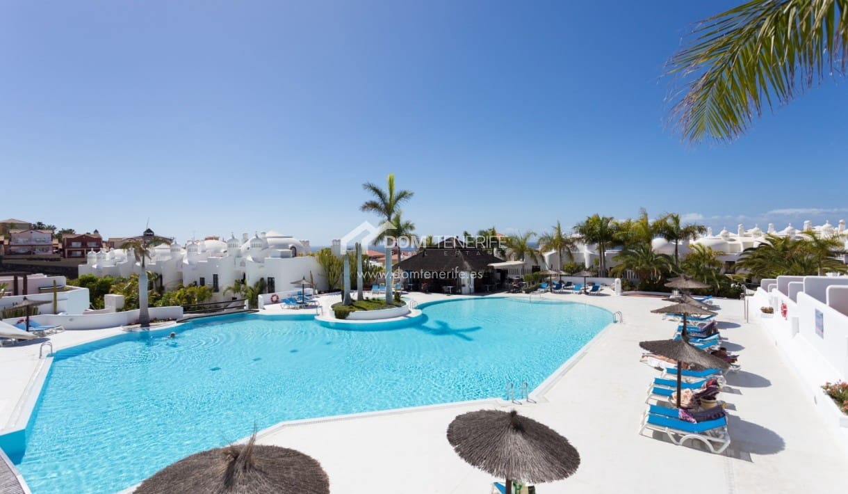 3 makuuhuone Omakotitalo myytävänä paikassa Playa Paraiso mukana uima-altaan - 590 000 € (Ref: 9626965)