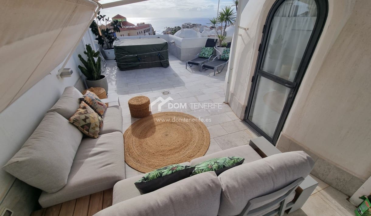 3 makuuhuone Omakotitalo myytävänä paikassa Playa Paraiso mukana uima-altaan - 590 000 € (Ref: 9626965)