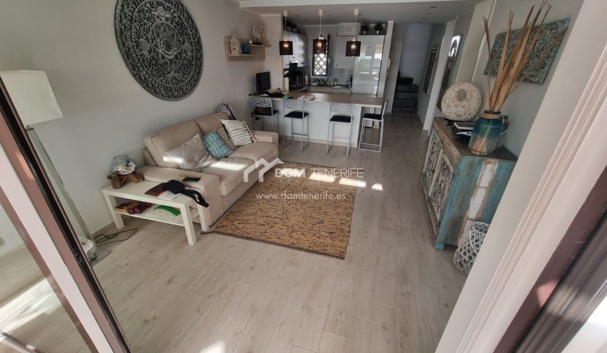 3 makuuhuone Omakotitalo myytävänä paikassa Playa Paraiso mukana uima-altaan - 590 000 € (Ref: 9626965)