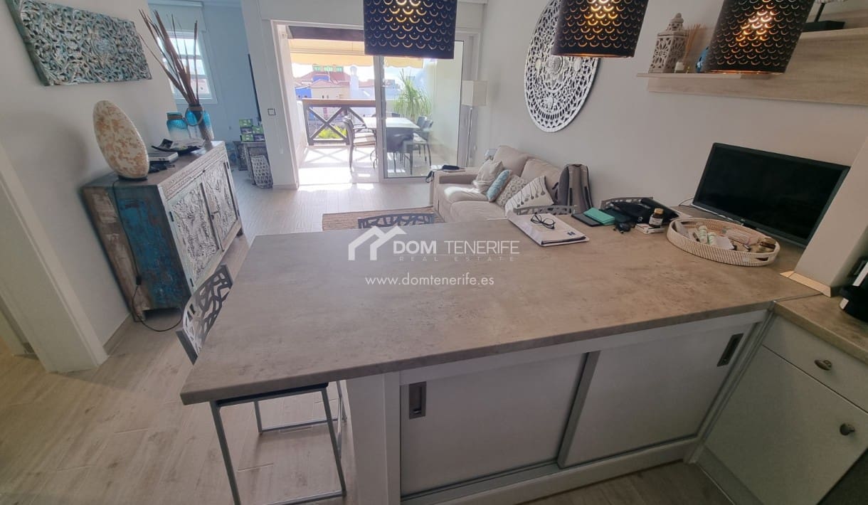 3 makuuhuone Omakotitalo myytävänä paikassa Playa Paraiso mukana uima-altaan - 590 000 € (Ref: 9626965)