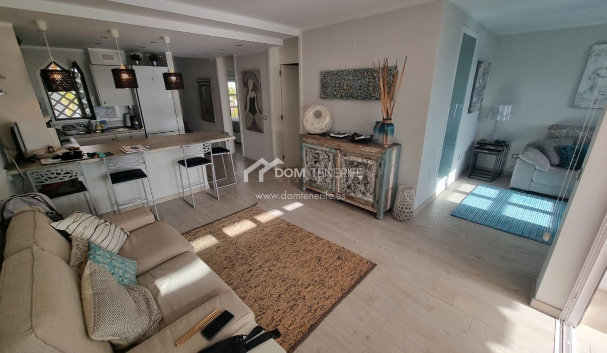 3 makuuhuone Omakotitalo myytävänä paikassa Playa Paraiso mukana uima-altaan - 590 000 € (Ref: 9626965)