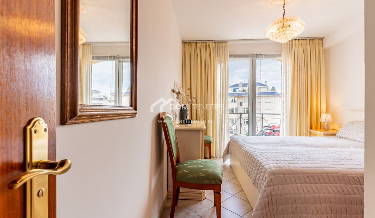 1 sovrum Lägenhet att hyra i Los Cristianos med pool - 1 250 € (Ref: 9657079)