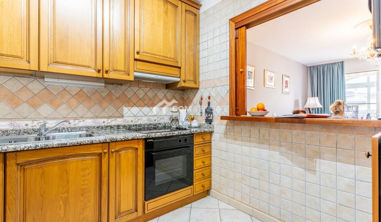 1 sovrum Lägenhet att hyra i Los Cristianos med pool - 1 250 € (Ref: 9657079)