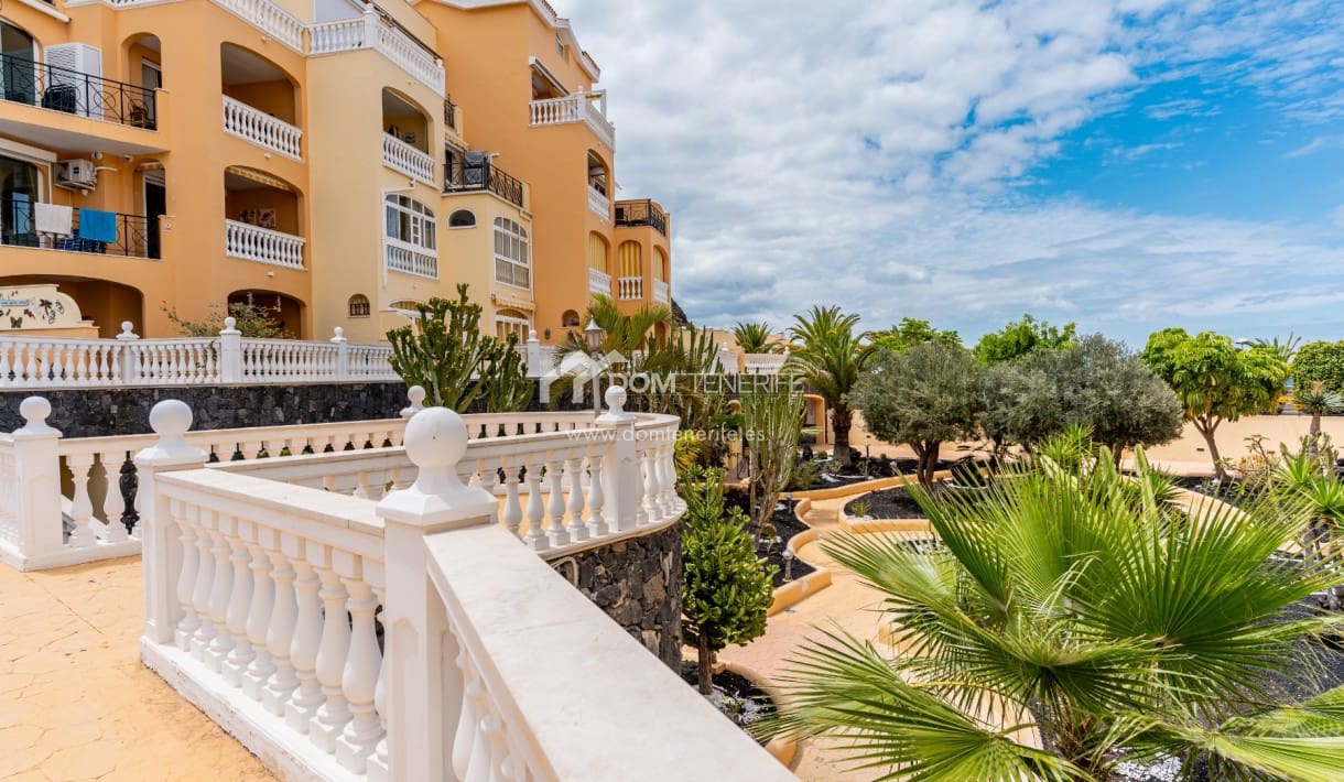 1 sovrum Lägenhet att hyra i Los Cristianos med pool - 1 250 € (Ref: 9657079)