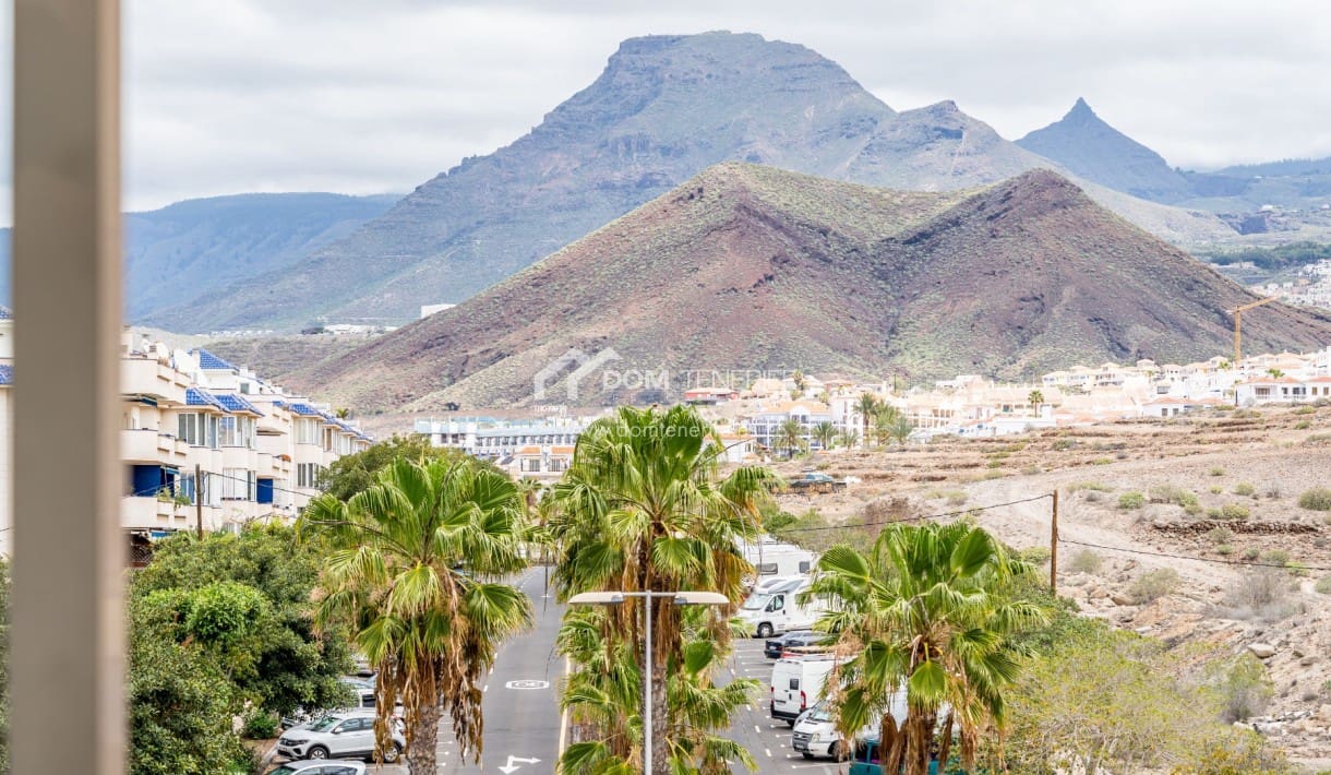 1 sovrum Lägenhet att hyra i Los Cristianos med pool - 1 250 € (Ref: 9657079)