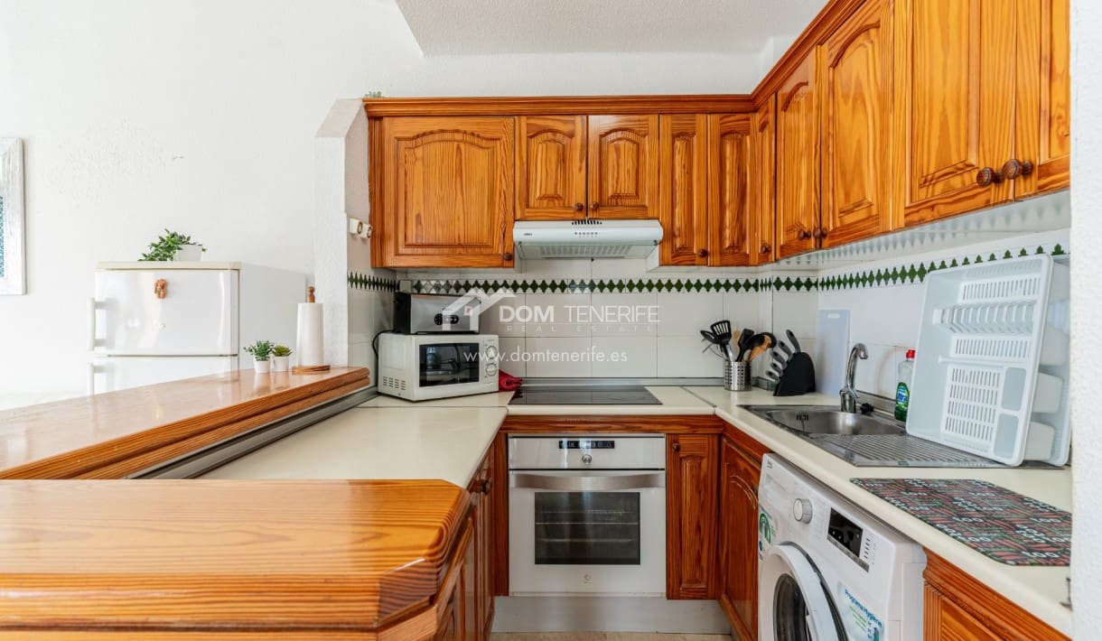 4 slaapkamer Halfvrijstaande villa te koop in Costa Adeje met zwembad - € 599.999 (Ref: 9678282)