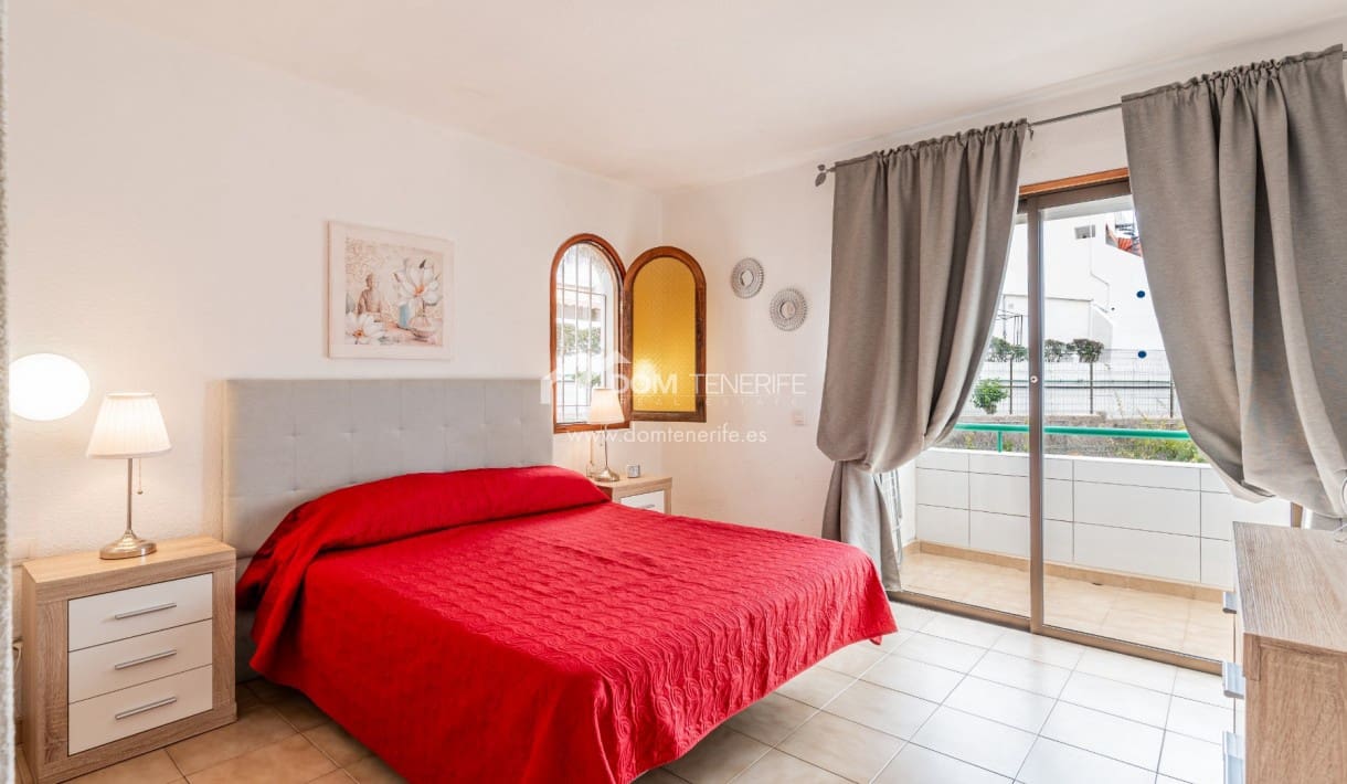 4 slaapkamer Halfvrijstaande villa te koop in Costa Adeje met zwembad - € 599.999 (Ref: 9678282)