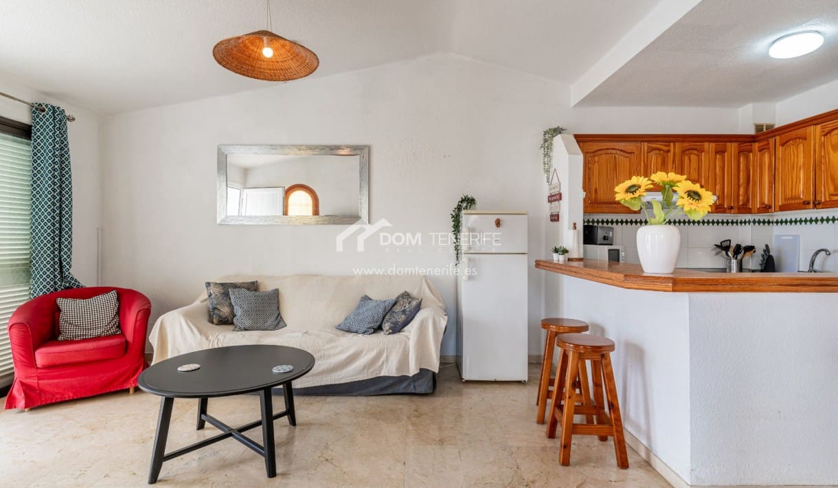 4 slaapkamer Halfvrijstaande villa te koop in Costa Adeje met zwembad - € 599.999 (Ref: 9678282)