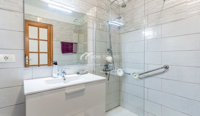 4 slaapkamer Halfvrijstaande villa te koop in San Eugenio Bajo, Adeje met zwembad - € 599.999 (Ref: 9678282)