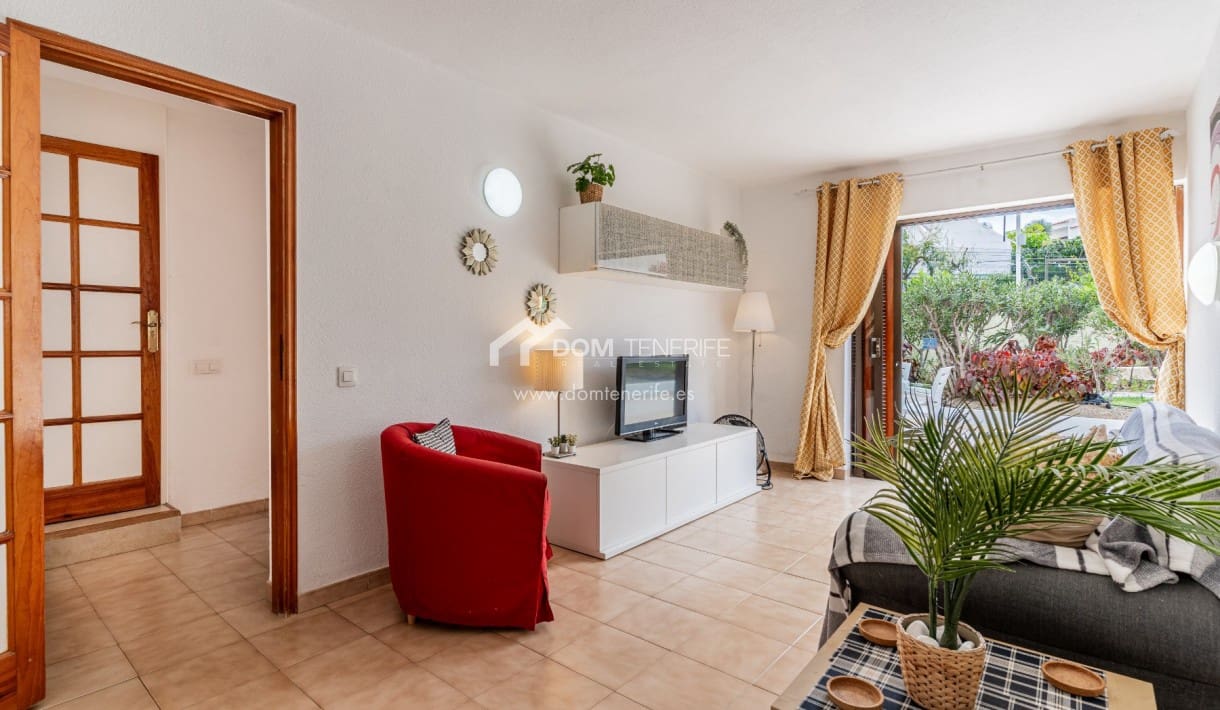 4 slaapkamer Halfvrijstaande villa te koop in Costa Adeje met zwembad - € 599.999 (Ref: 9678282)