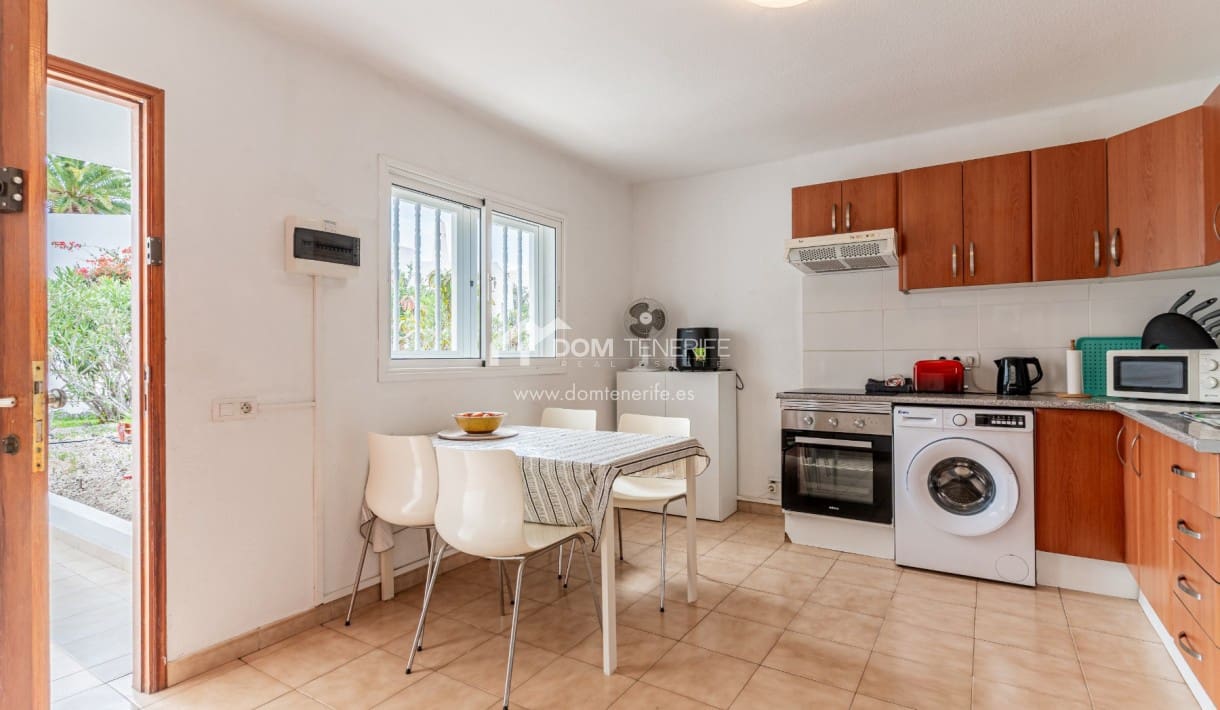4 slaapkamer Halfvrijstaande villa te koop in Costa Adeje met zwembad - € 599.999 (Ref: 9678282)