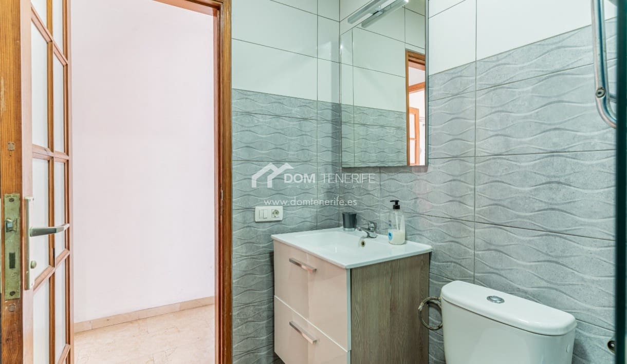 4 slaapkamer Halfvrijstaande villa te koop in Costa Adeje met zwembad - € 599.999 (Ref: 9678282)