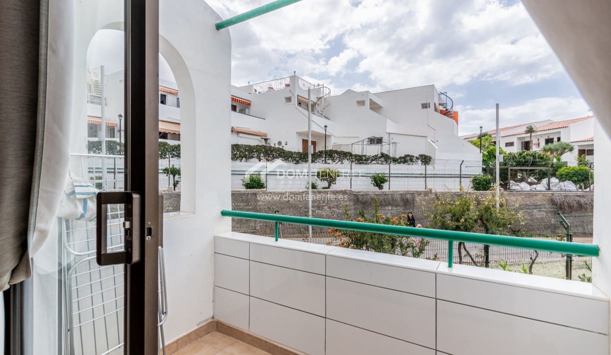 4 slaapkamer Halfvrijstaande villa te koop in Costa Adeje met zwembad - € 599.999 (Ref: 9678282)