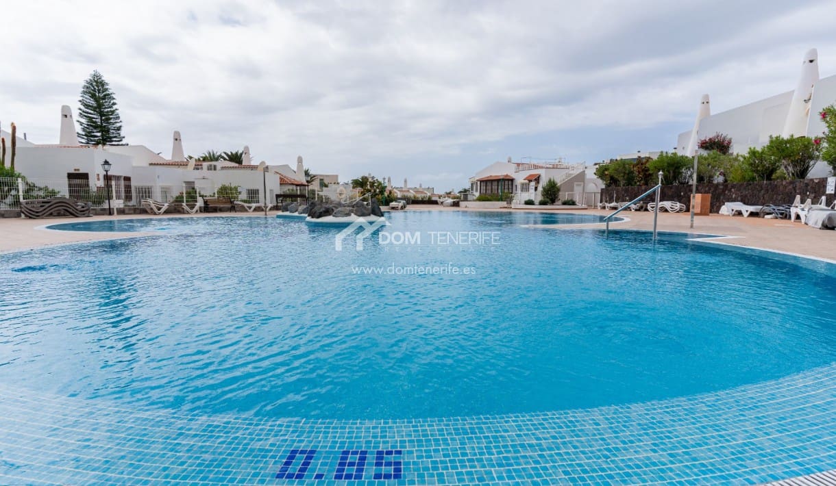 4 slaapkamer Halfvrijstaande villa te koop in Costa Adeje met zwembad - € 599.999 (Ref: 9678282)