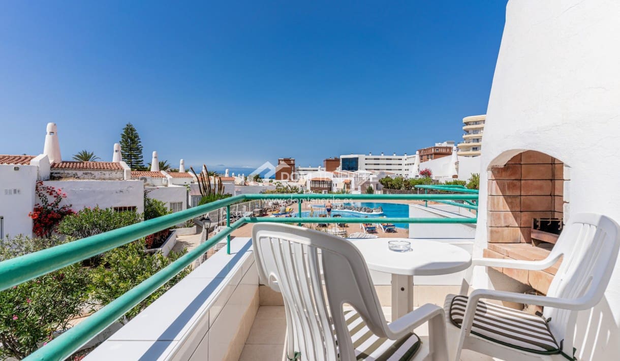 4 bedroom Semi-detached Villa for sale in Costa Adeje with pool - € 599,999 (Ref: 9678282)