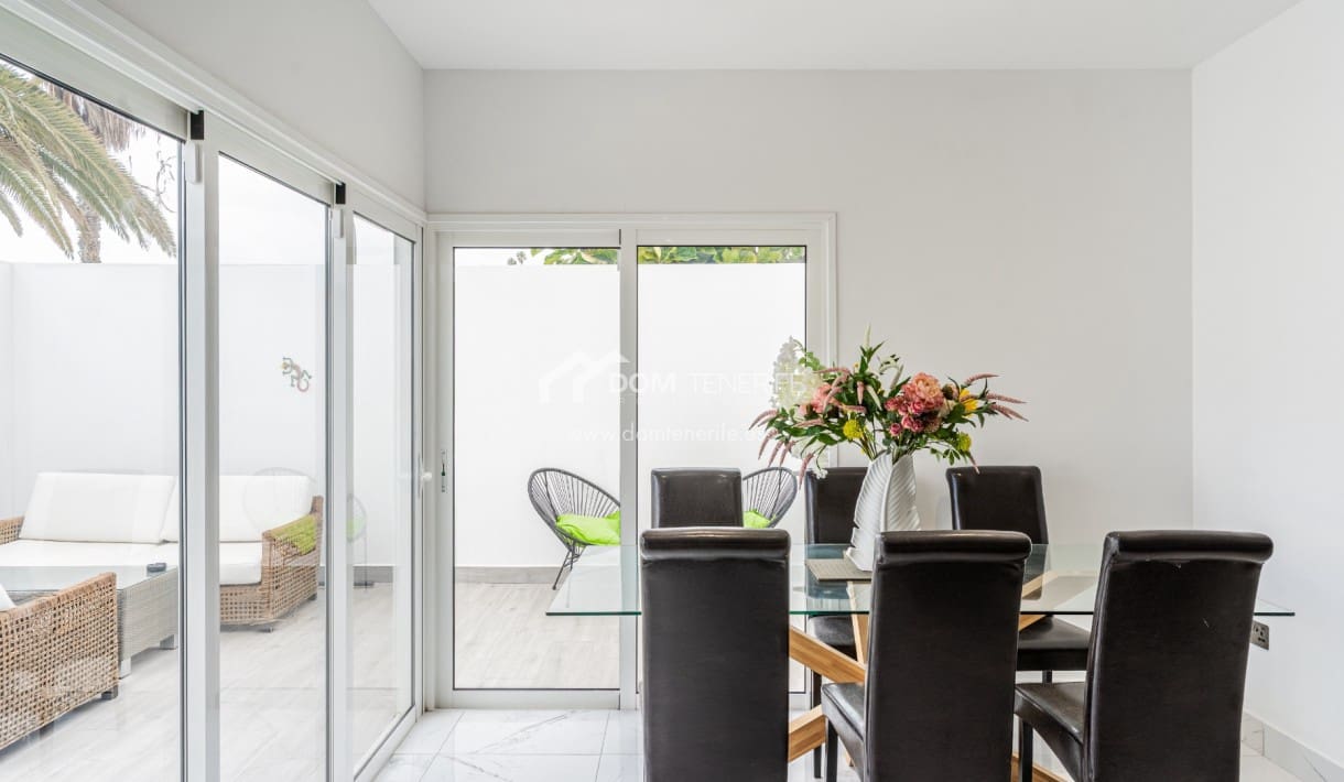 3 chambre Villa/Maison à vendre à Costa Adeje avec piscine - 945 000 € (Ref: 9691486)