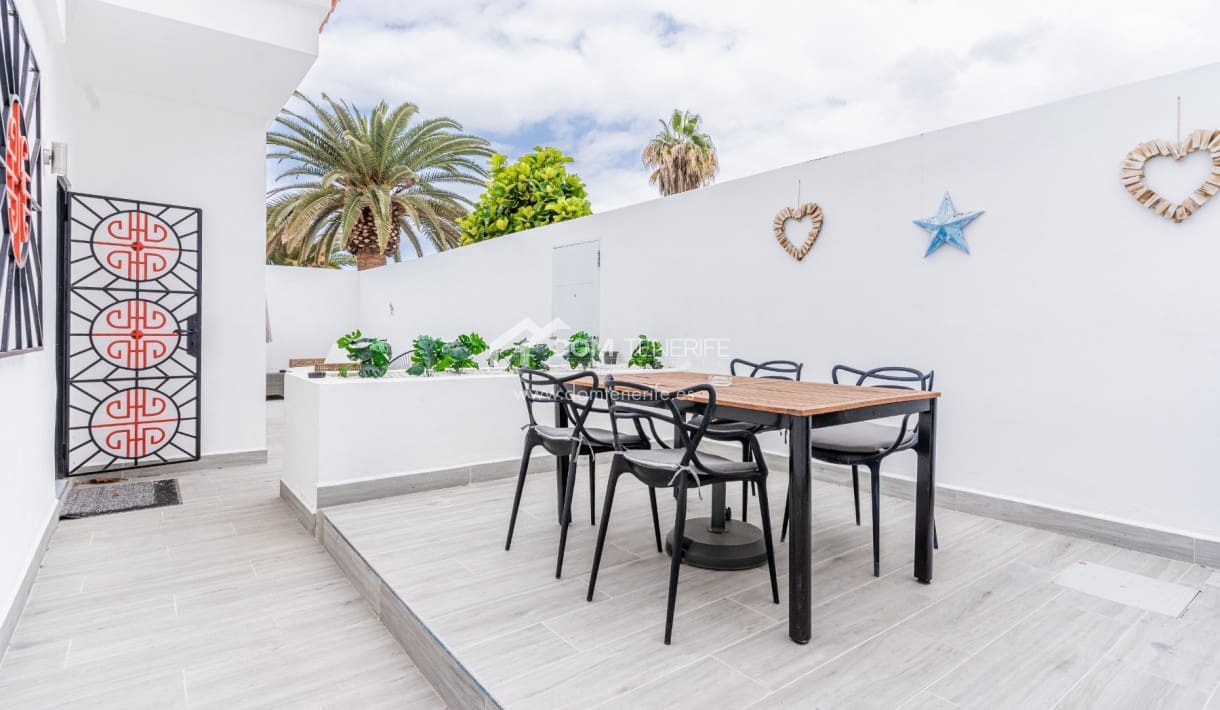 3 chambre Villa/Maison à vendre à Costa Adeje avec piscine - 945 000 € (Ref: 9691486)