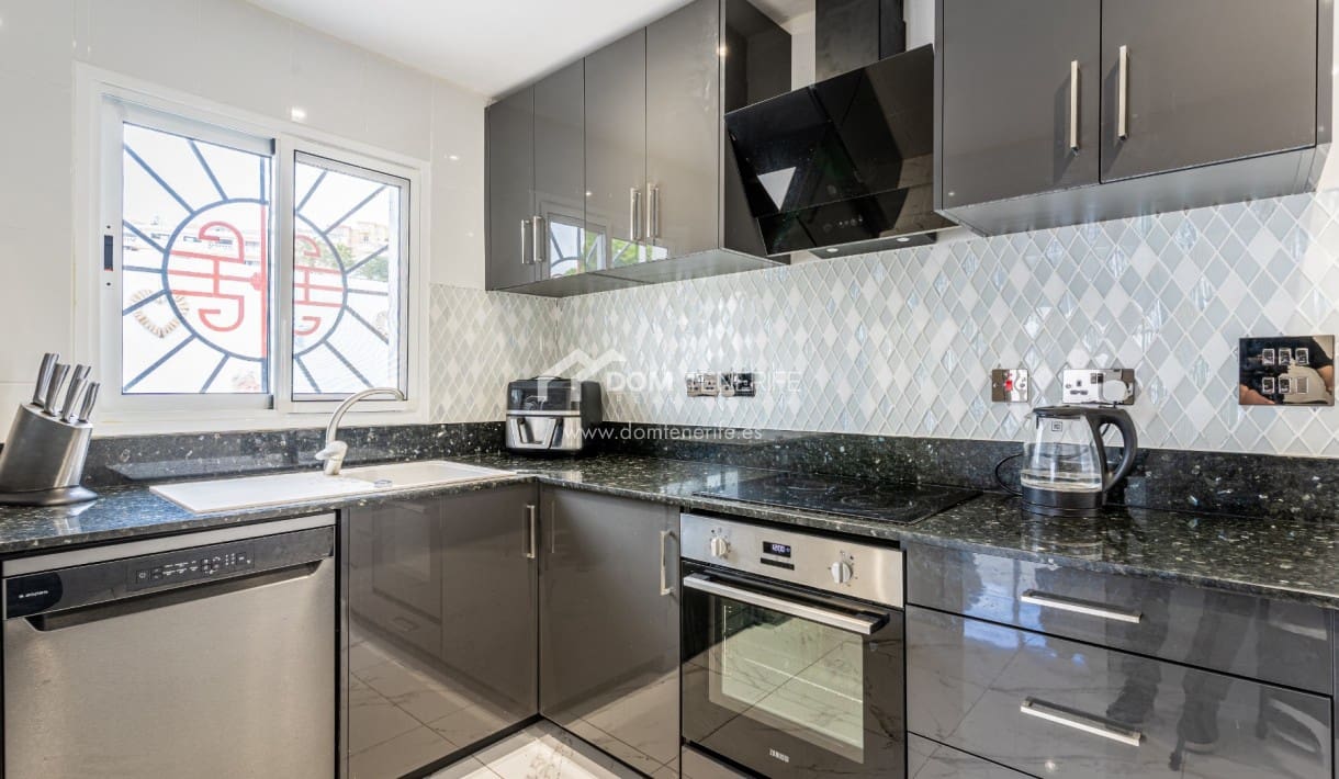 3 chambre Villa/Maison à vendre à Costa Adeje avec piscine - 945 000 € (Ref: 9691486)