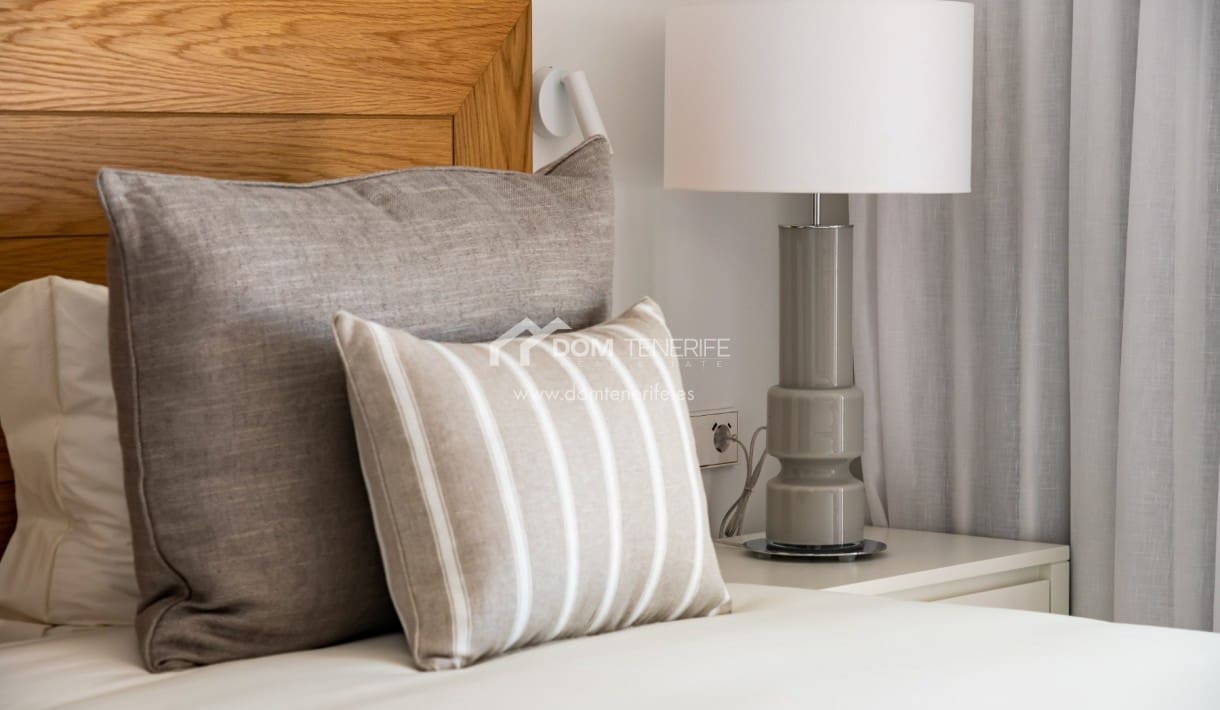 Apartamento de 2 habitaciones en Guía de Isora en venta con piscina - 1.137.000 € (Ref: 9699896)