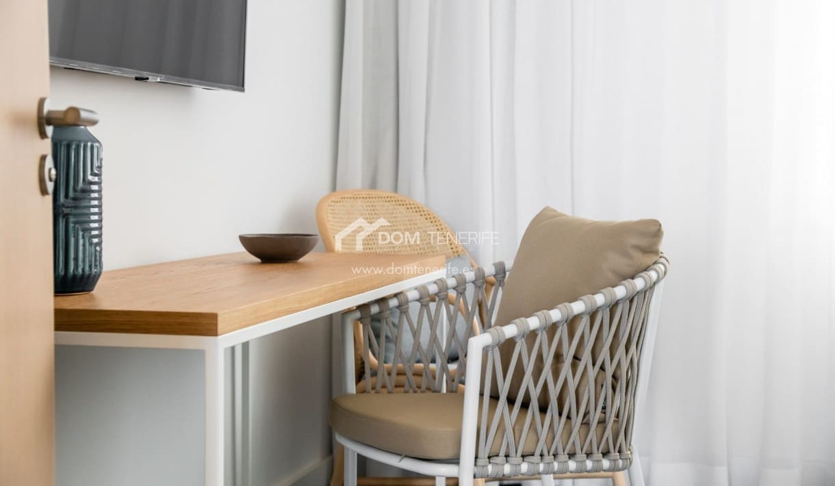 Apartamento de 2 habitaciones en Guía de Isora en venta con piscina - 1.137.000 € (Ref: 9699896)