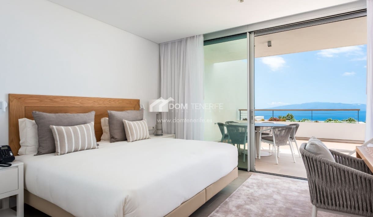 2 bedroom Apartment for sale in Guia de Isora with pool - € 1,142,000 (Ref: 9699901)