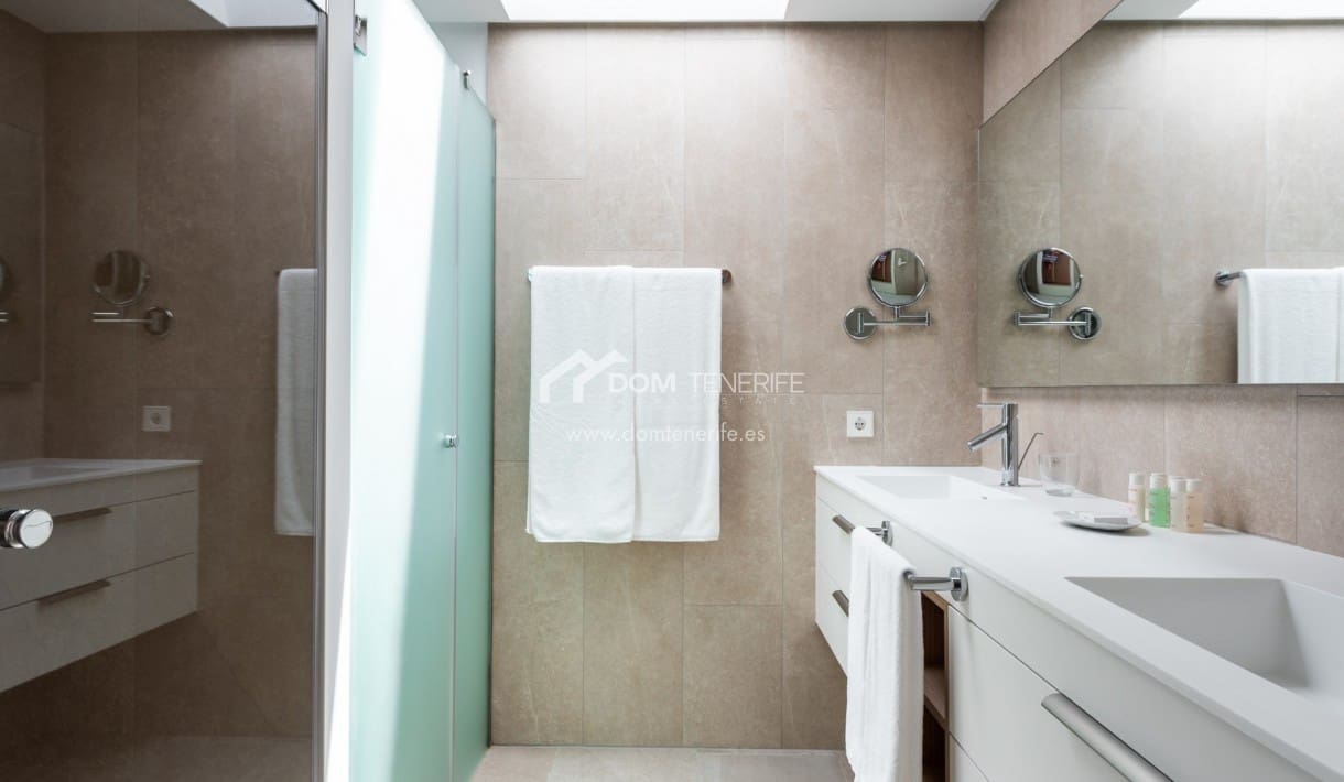 3 bedroom Apartment for sale in Guia de Isora with pool - € 1,895,000 (Ref: 9699906)