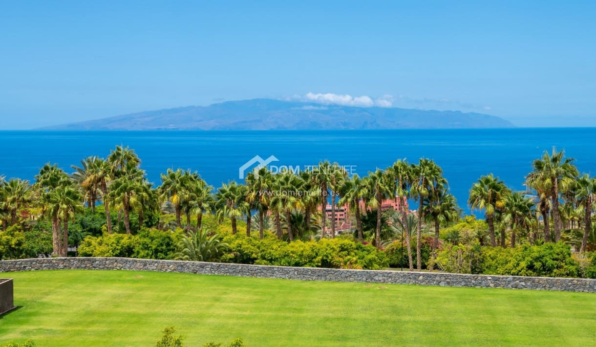 2 bedroom Apartment for sale in Guia de Isora with pool - € 945,000 (Ref: 9700027)