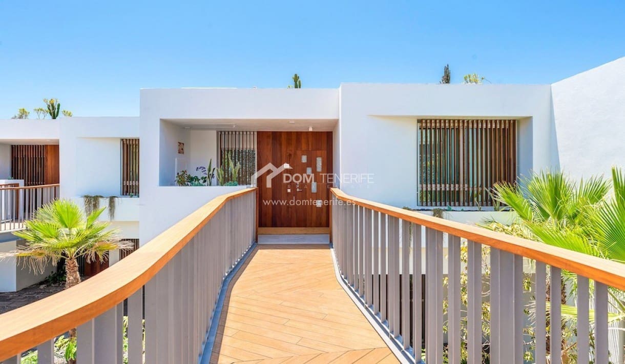 2 bedroom Apartment for sale in Guia de Isora with pool - € 945,000 (Ref: 9700027)