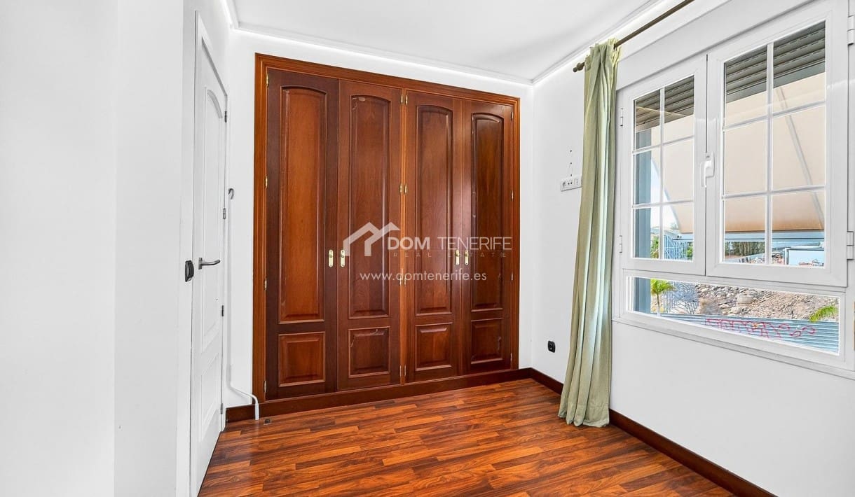 Chalet de 5 habitaciones en Los Cristianos en venta con piscina - 1.790.000 € (Ref: 9719385)