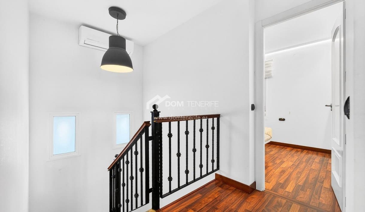 Chalet de 5 habitaciones en Los Cristianos en venta con piscina - 1.790.000 € (Ref: 9719385)