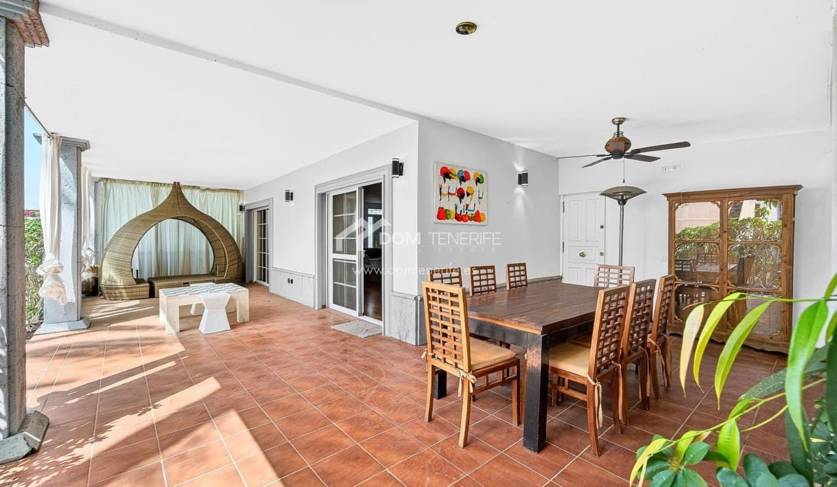 Chalet de 5 habitaciones en Los Cristianos en venta con piscina - 1.790.000 € (Ref: 9719385)