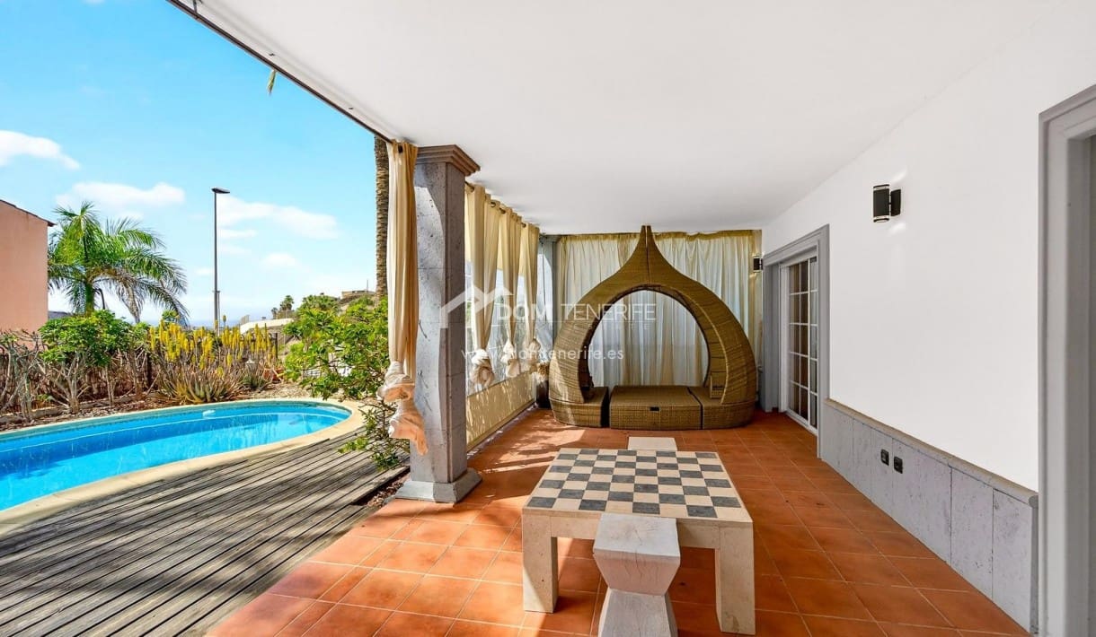 Chalet de 5 habitaciones en Los Cristianos en venta con piscina - 1.790.000 € (Ref: 9719385)