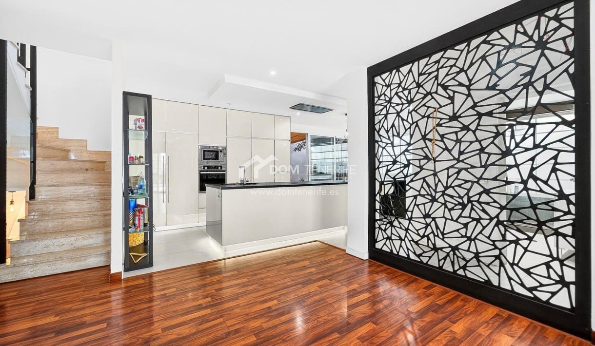 Chalet de 5 habitaciones en Los Cristianos en venta con piscina - 1.790.000 € (Ref: 9719385)