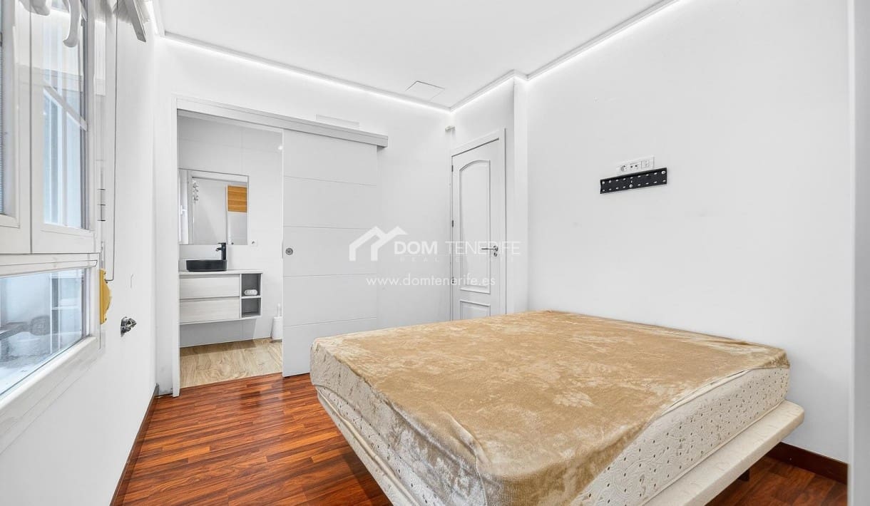 Chalet de 5 habitaciones en Los Cristianos en venta con piscina - 1.790.000 € (Ref: 9719385)