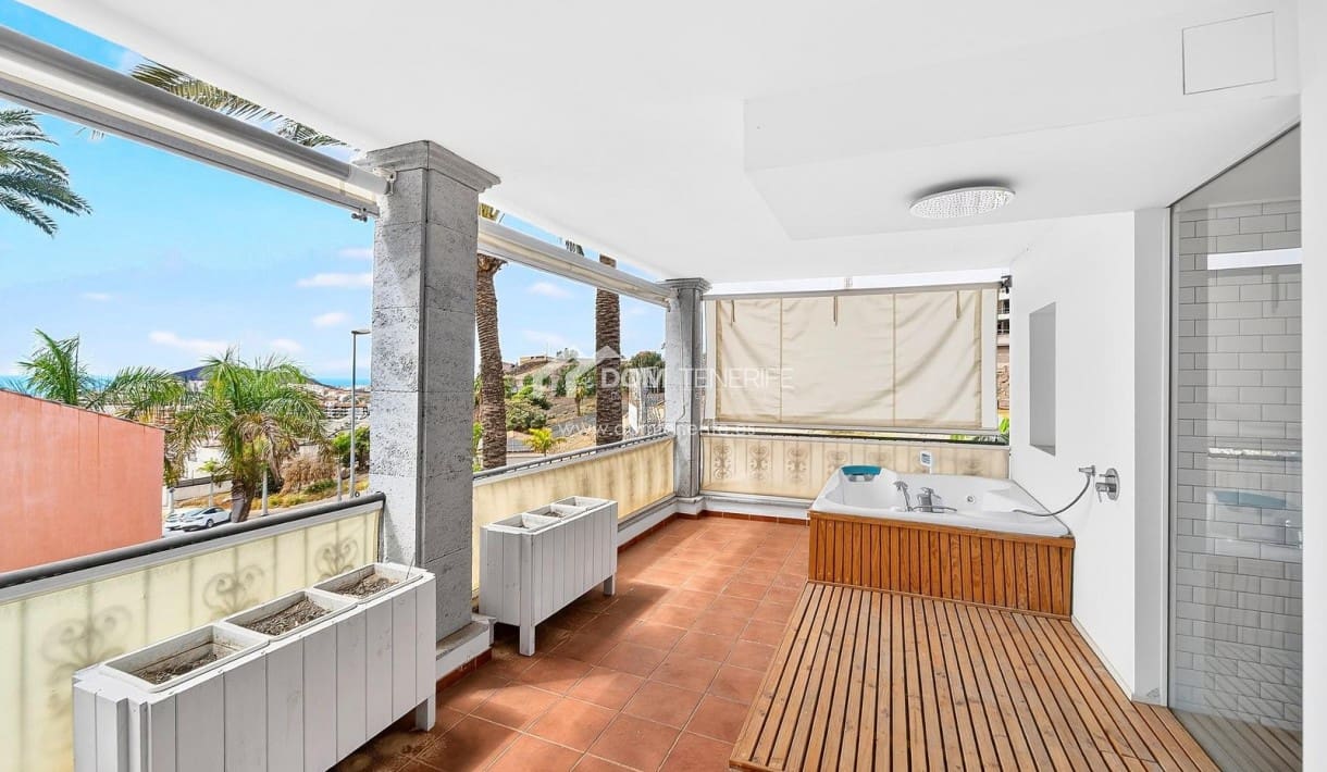 Chalet de 5 habitaciones en Los Cristianos en venta con piscina - 1.790.000 € (Ref: 9719385)