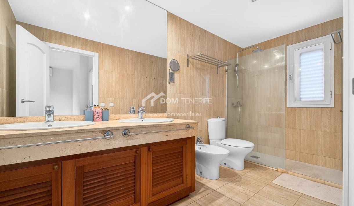 Chalet de 5 habitaciones en Los Cristianos en venta con piscina - 1.790.000 € (Ref: 9719385)